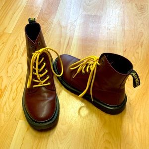 DR MARTEN red boot size 8 women’s